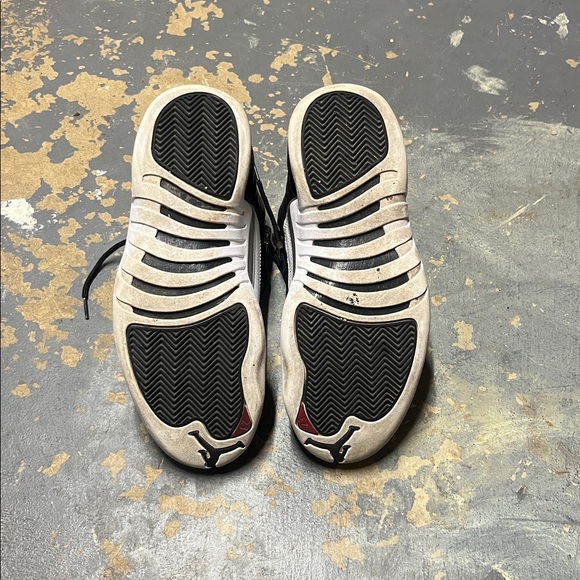 Jordan 12 - Picture 4 of 5